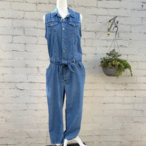 Levi's Cropped Taper Jumpsuit Sleeveless Medium Wash Size M - Picture 3 of 15